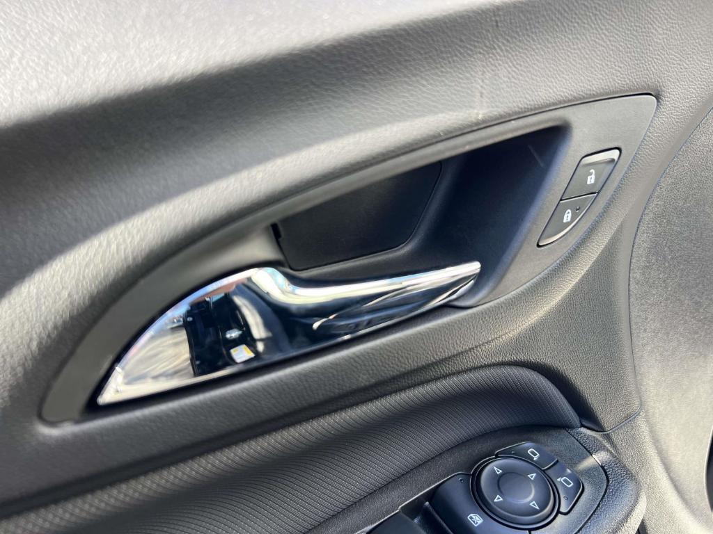 used 2023 Chevrolet Equinox car, priced at $21,988