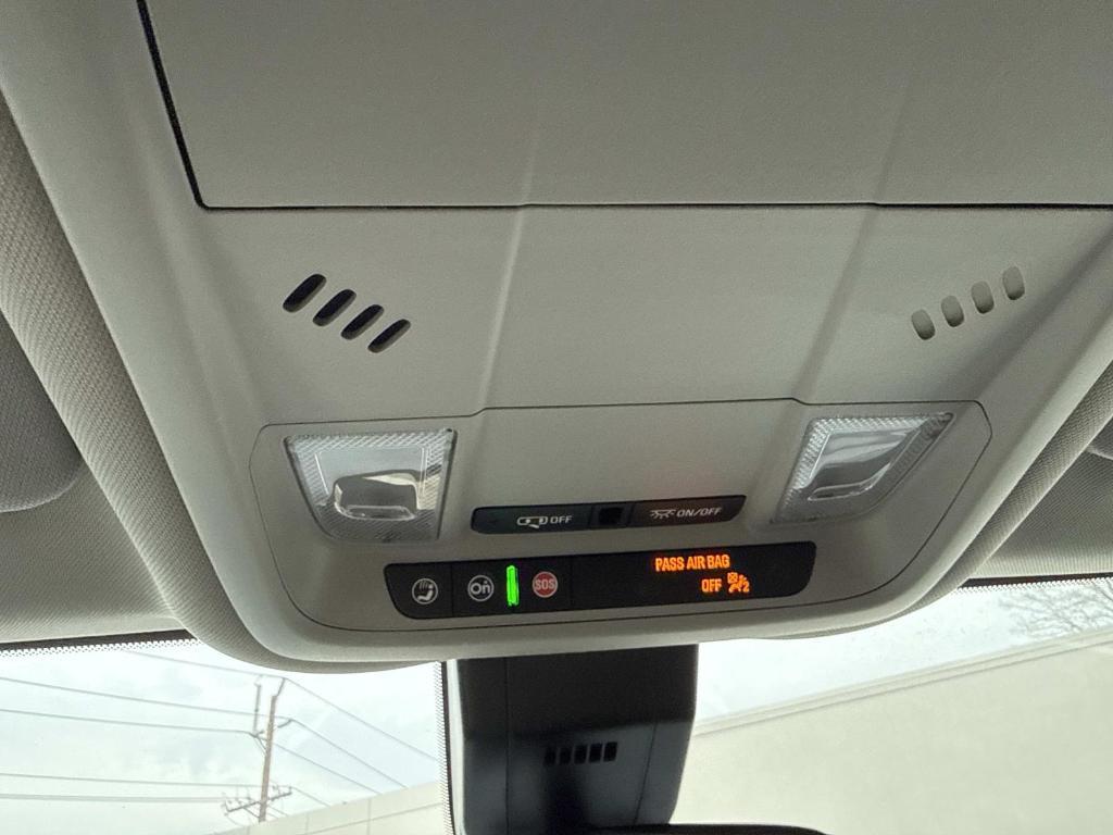 used 2023 Chevrolet Equinox car, priced at $17,888