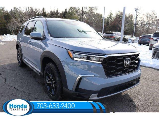 new 2025 Honda Pilot car, priced at $54,300