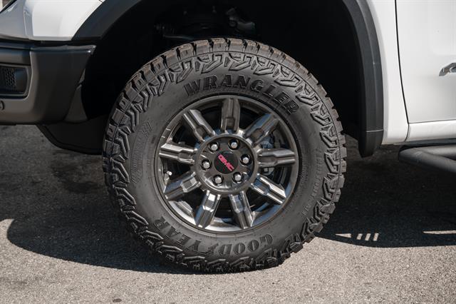 new 2026 GMC Sierra 1500 car, priced at $77,661