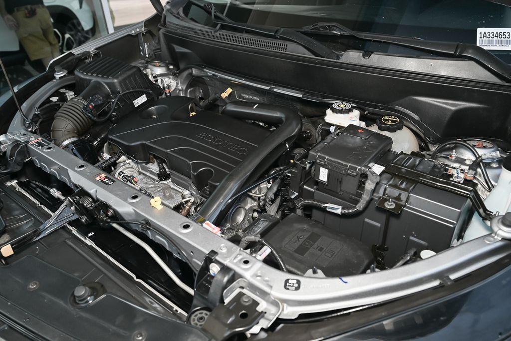 used 2024 Chevrolet Equinox car, priced at $19,988