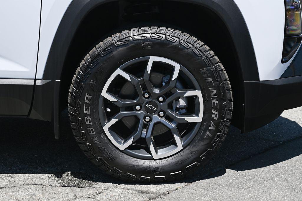 new 2026 Chevrolet Equinox car, priced at $37,435
