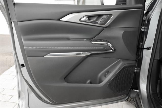 new 2026 Chevrolet Traverse car, priced at $46,870