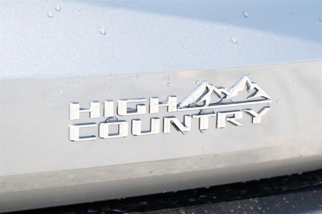 new 2026 Chevrolet Traverse car, priced at $55,094