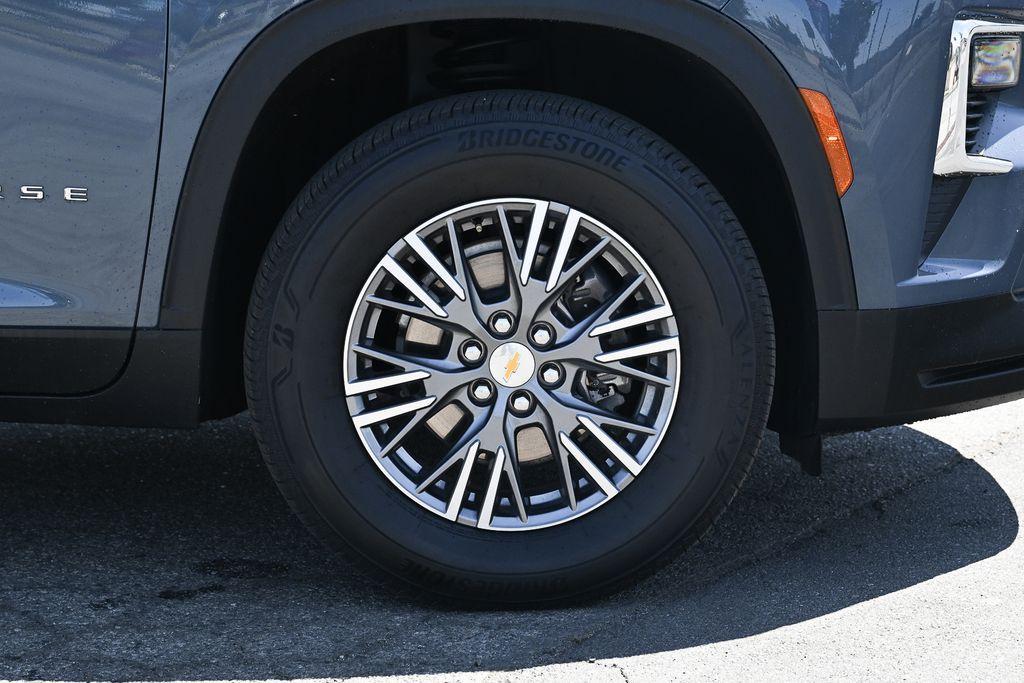 used 2025 Chevrolet Traverse car, priced at $35,975