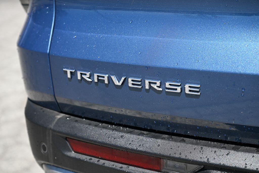 used 2025 Chevrolet Traverse car, priced at $35,975