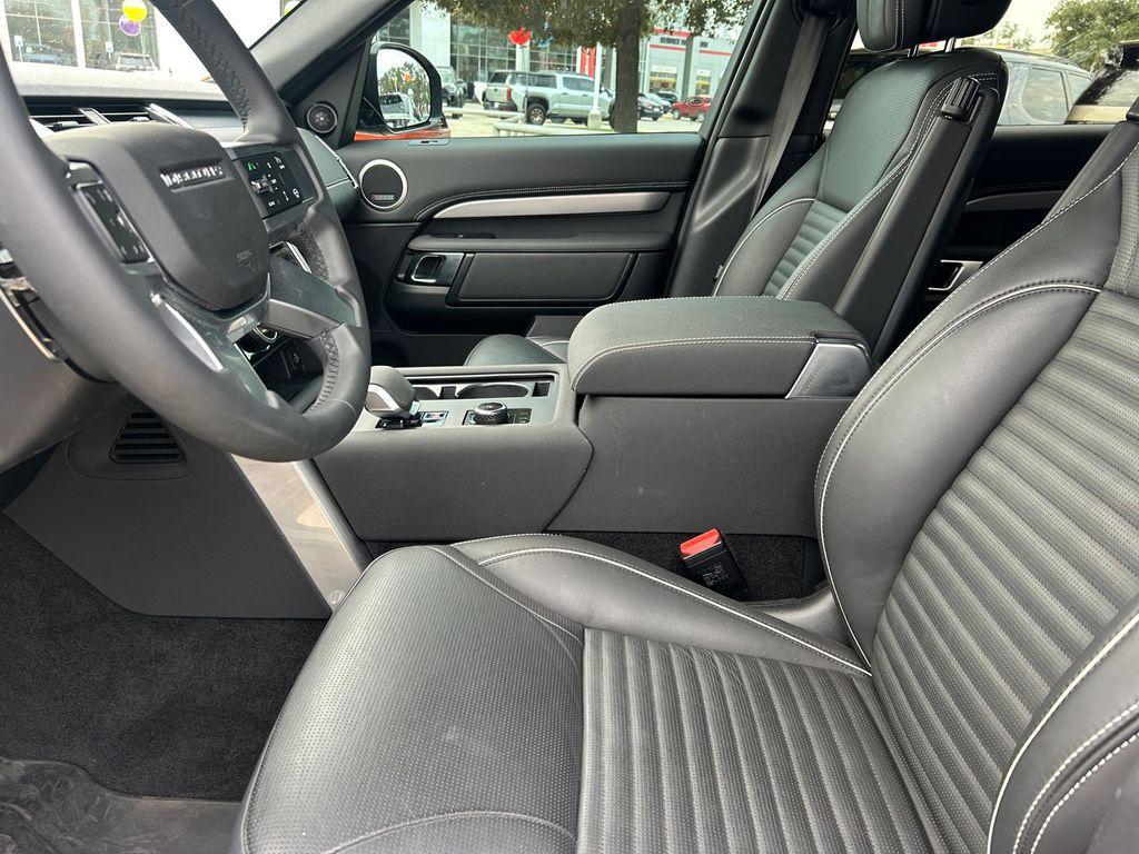 used 2024 Land Rover Discovery car, priced at $45,999