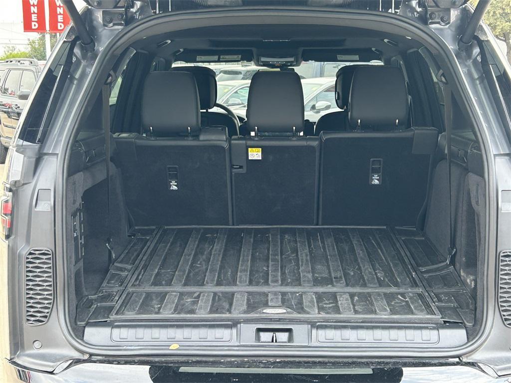 used 2024 Land Rover Discovery car, priced at $53,577