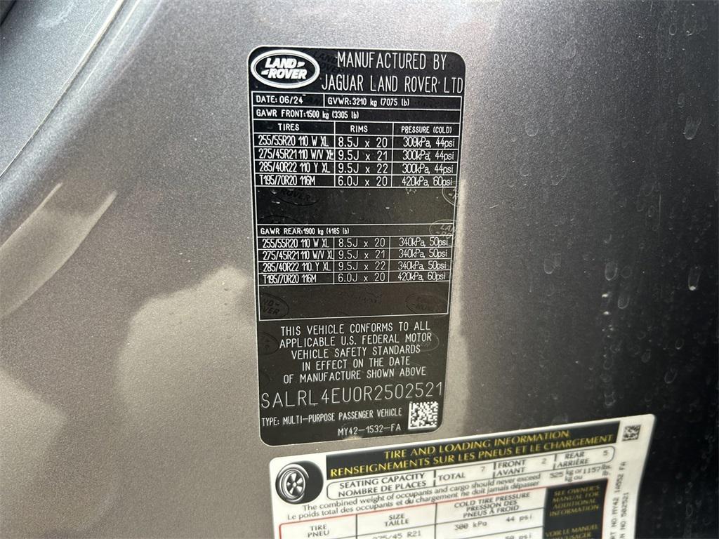 used 2024 Land Rover Discovery car, priced at $53,577