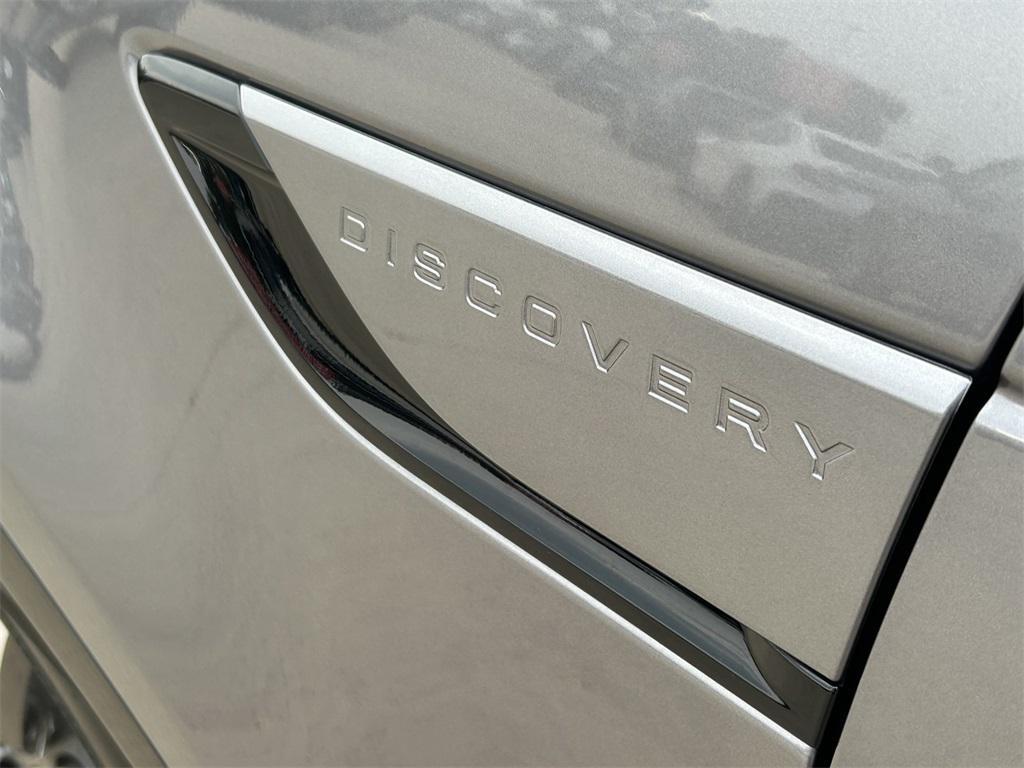 used 2024 Land Rover Discovery car, priced at $53,577