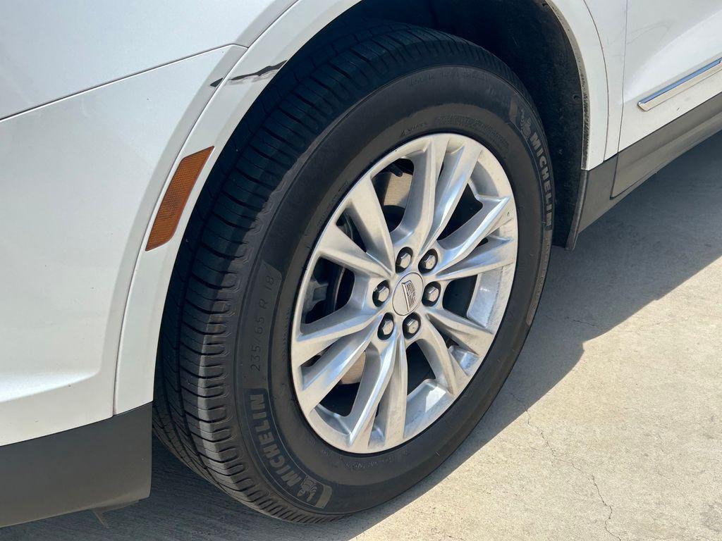 used 2022 Cadillac XT5 car, priced at $18,991