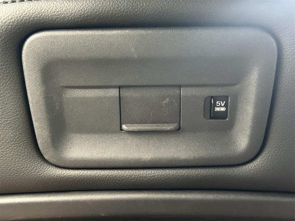 used 2024 Land Rover Discovery car, priced at $53,577