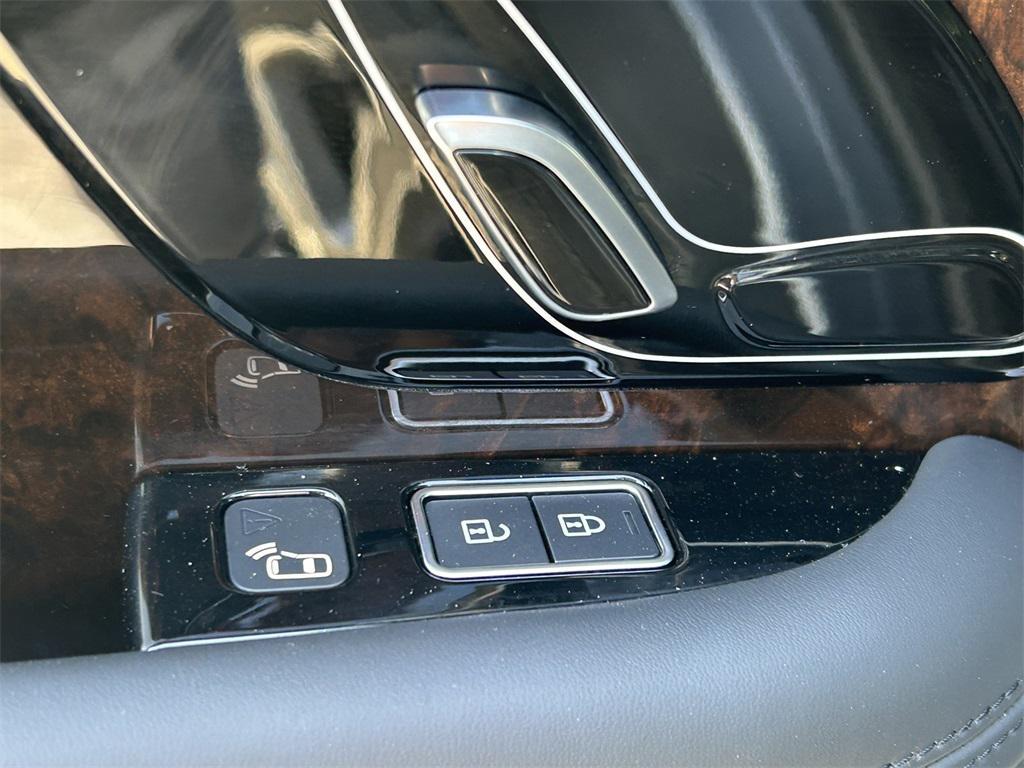 used 2022 Land Rover Range Rover car, priced at $49,013