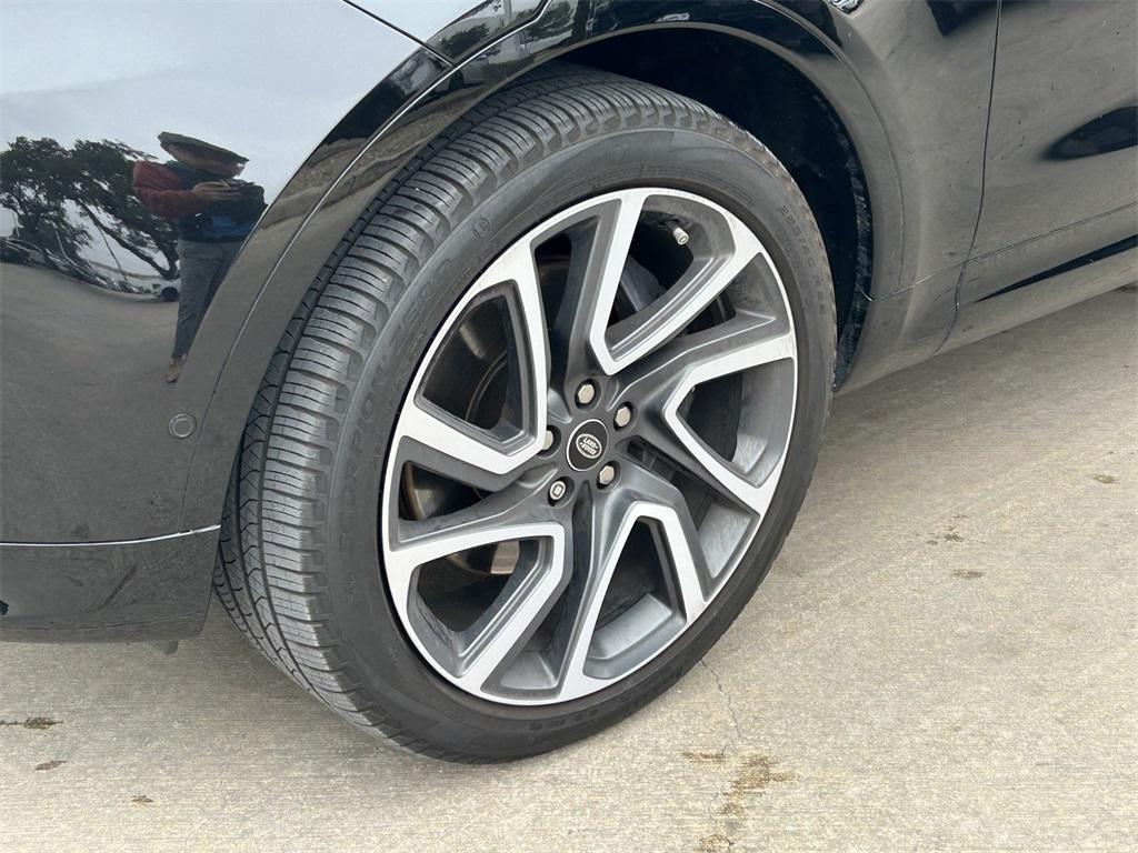 used 2024 Land Rover Discovery car, priced at $53,777