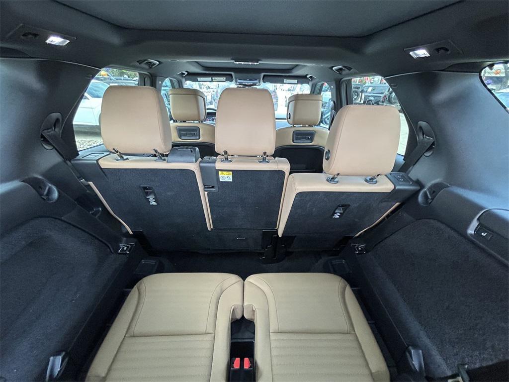 used 2024 Land Rover Discovery car, priced at $55,277