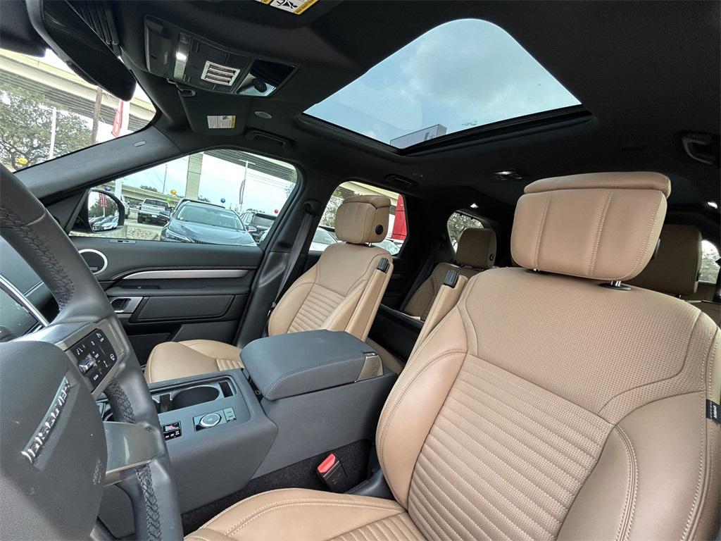 used 2024 Land Rover Discovery car, priced at $55,277