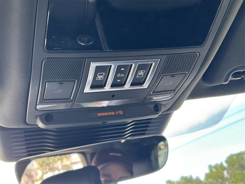 used 2025 Land Rover Discovery car, priced at $65,091