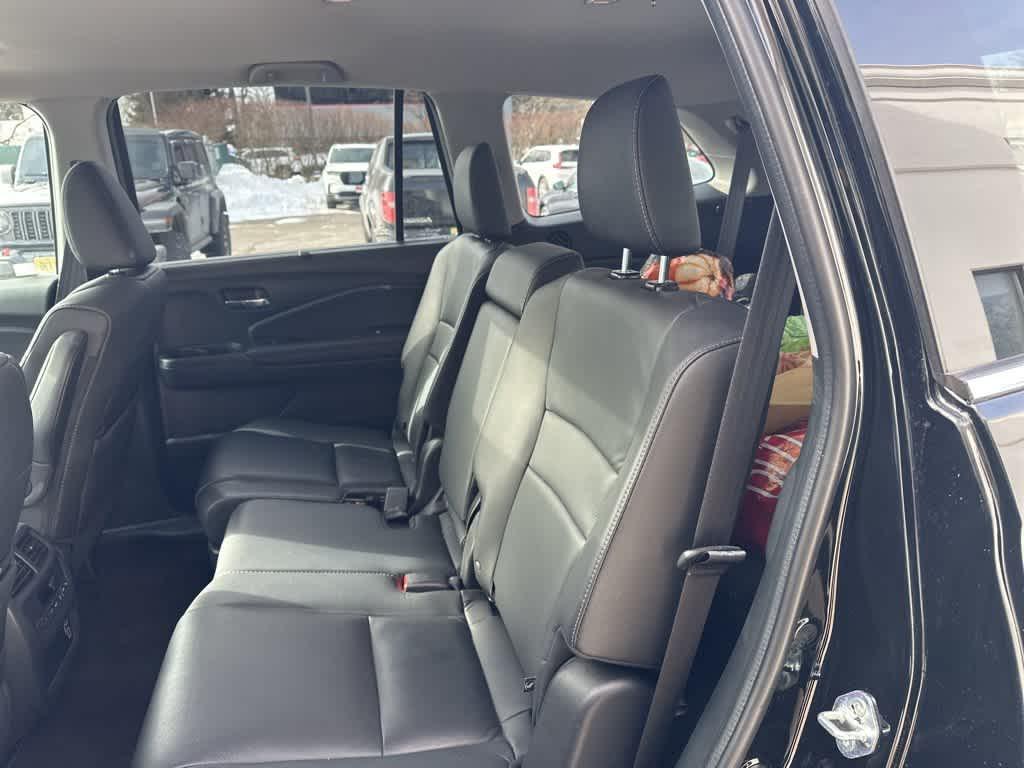 used 2022 Honda Pilot car, priced at $30,995