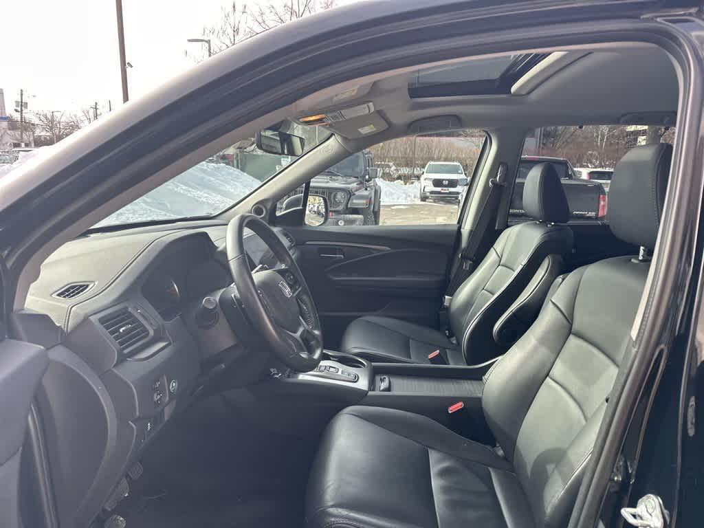 used 2022 Honda Pilot car, priced at $30,995