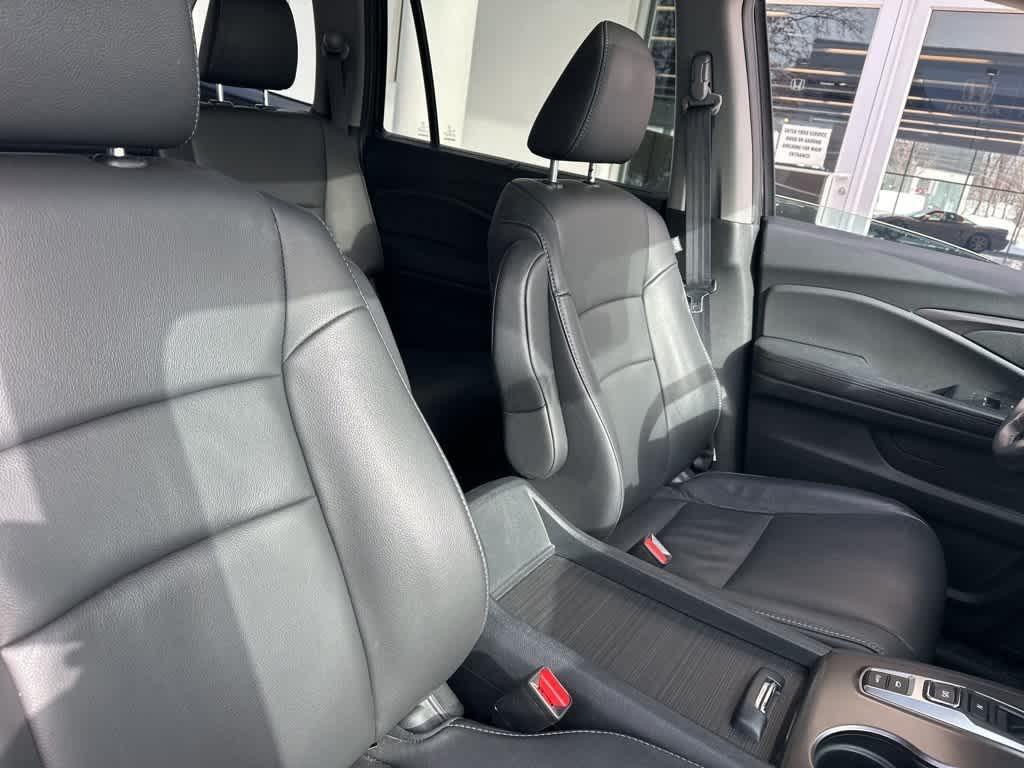 used 2022 Honda Pilot car, priced at $30,995