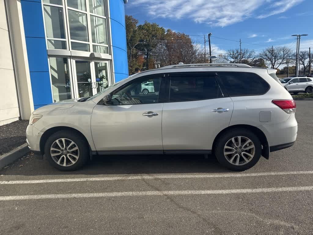 used 2016 Nissan Pathfinder car, priced at $10,995