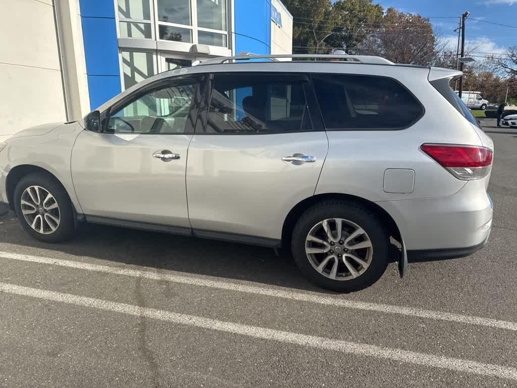 used 2016 Nissan Pathfinder car, priced at $10,995
