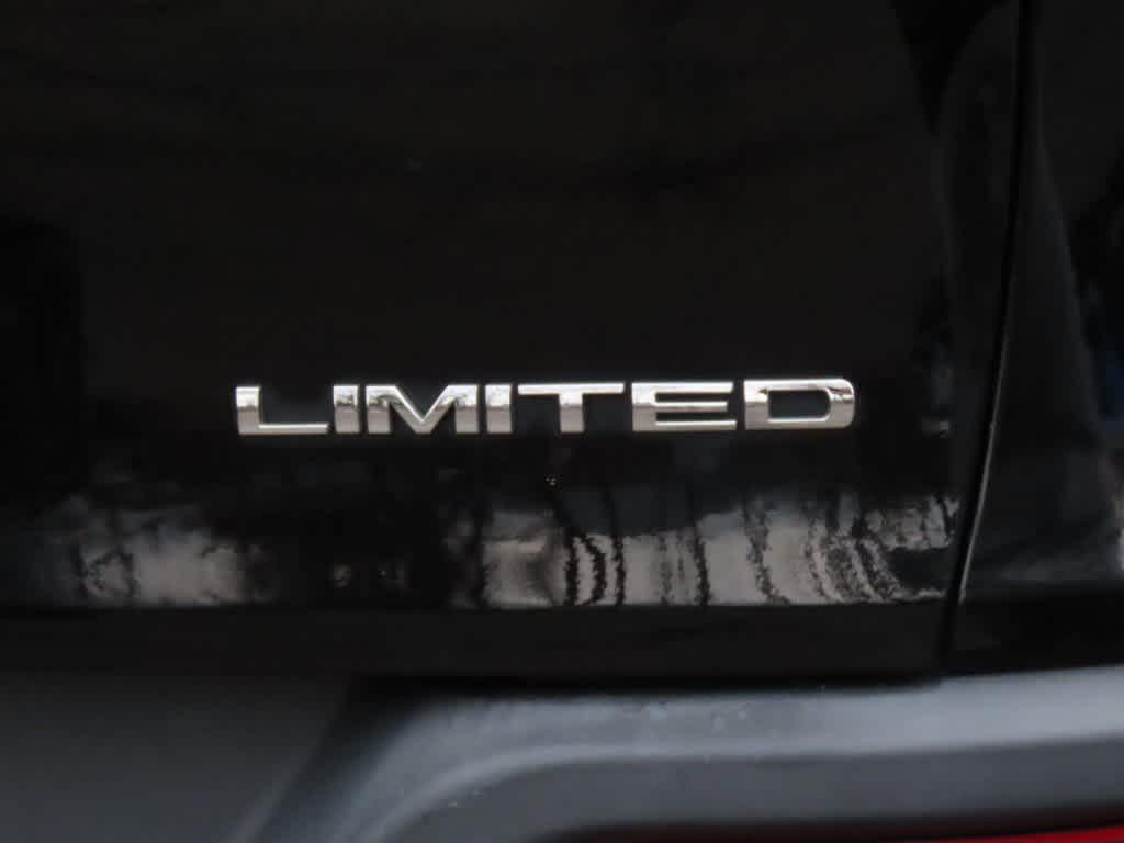 used 2018 Jeep Cherokee car, priced at $9,995