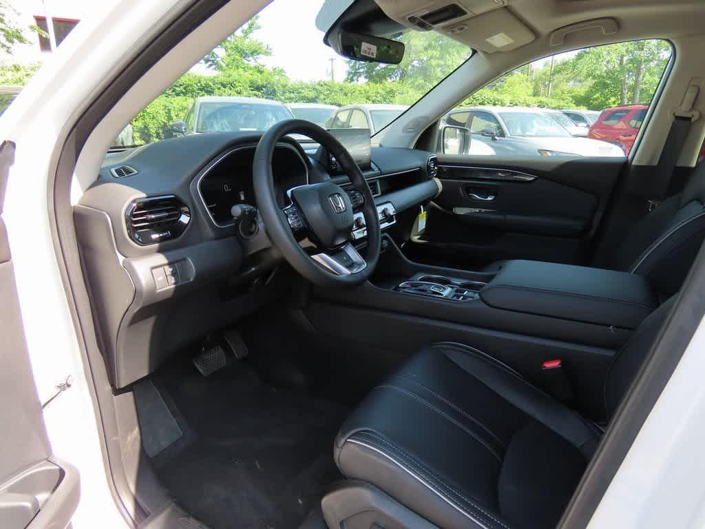 new 2025 Honda Pilot car, priced at $55,030