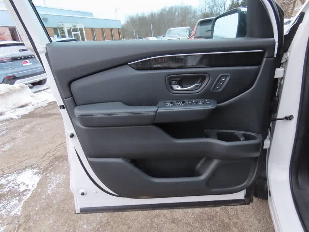 used 2023 Honda Pilot car, priced at $39,995