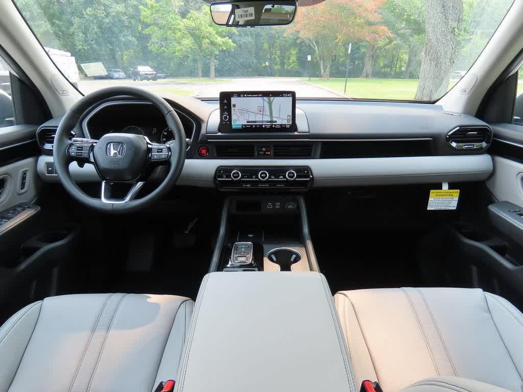 new 2025 Honda Pilot car, priced at $53,270