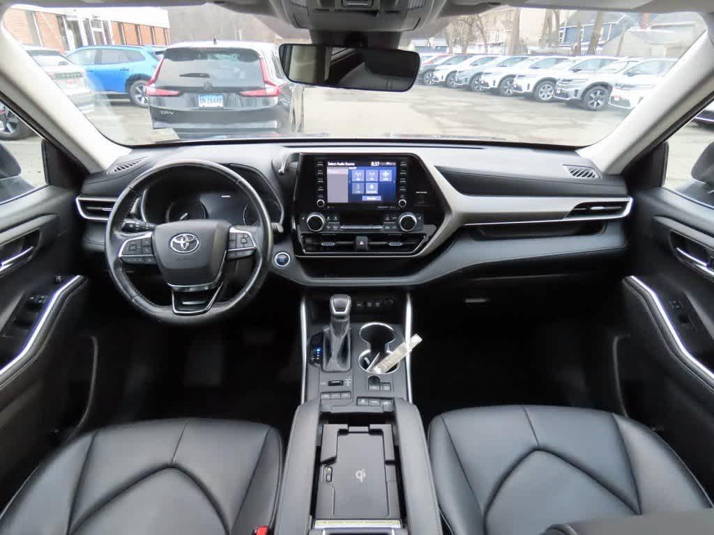 used 2020 Toyota Highlander car, priced at $24,495