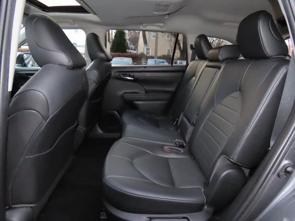 used 2020 Toyota Highlander car, priced at $24,495