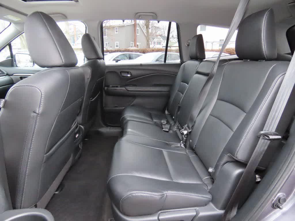 used 2022 Honda Pilot car, priced at $24,995