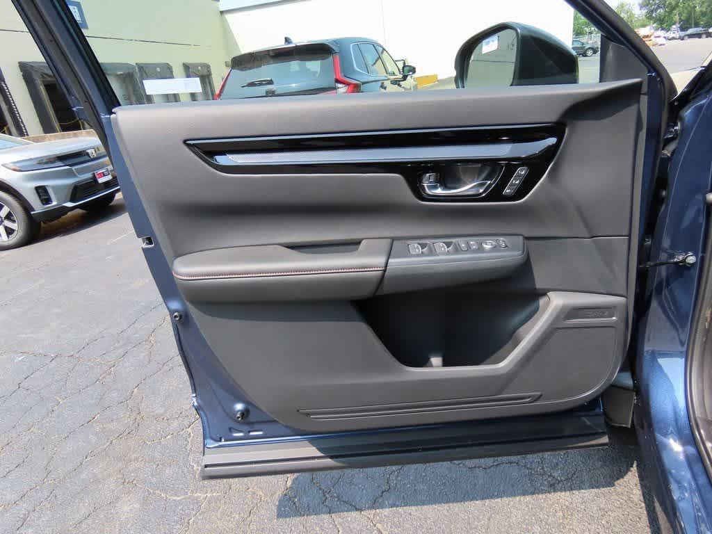 new 2026 Honda CR-V Hybrid car, priced at $43,700