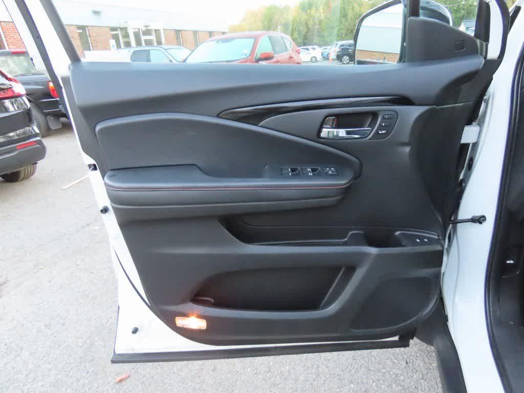 used 2022 Honda Pilot car, priced at $32,795