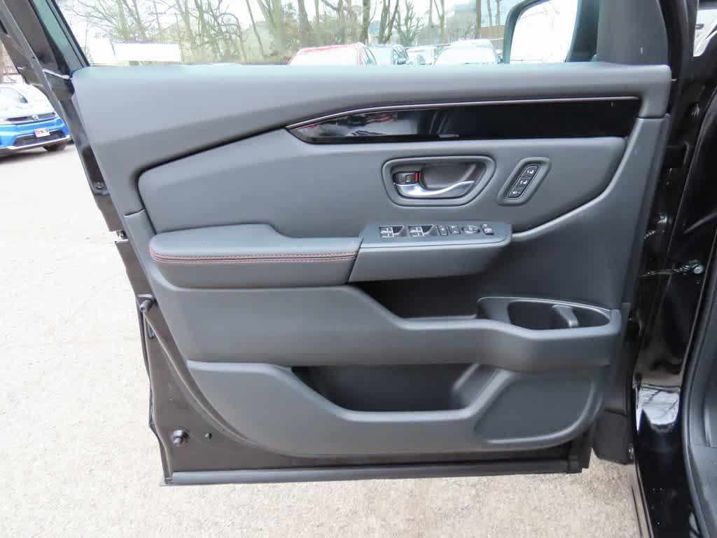 new 2026 Honda Pilot car, priced at $51,890