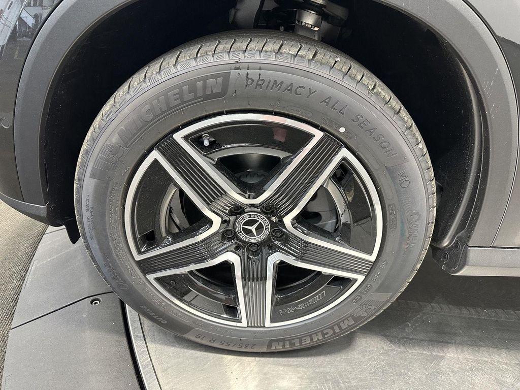 new 2026 Mercedes-Benz GLC 300 car, priced at $59,685