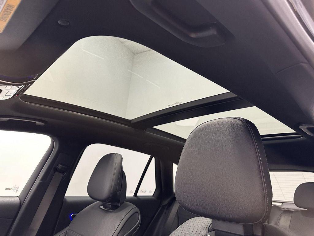 new 2026 Mercedes-Benz GLC 300 car, priced at $59,085