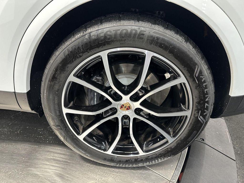 used 2025 Porsche Cayenne car, priced at $89,900