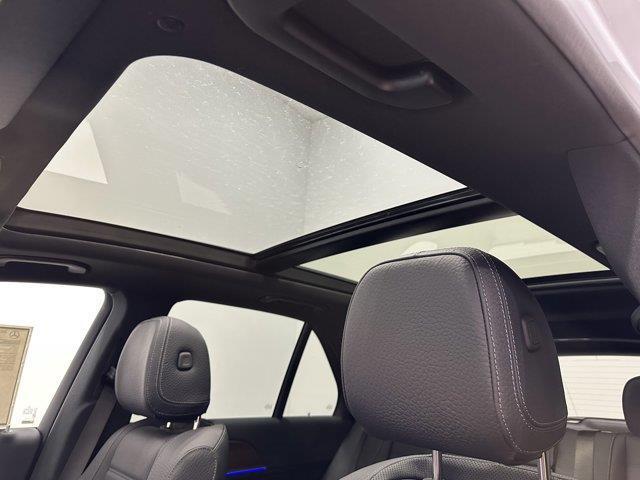 new 2025 Mercedes-Benz GLE 580 car, priced at $94,495