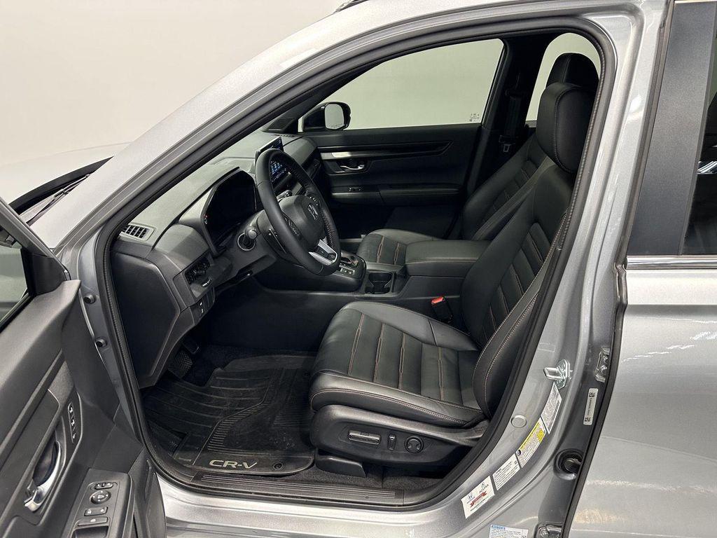 used 2025 Honda CR-V Hybrid car, priced at $35,900