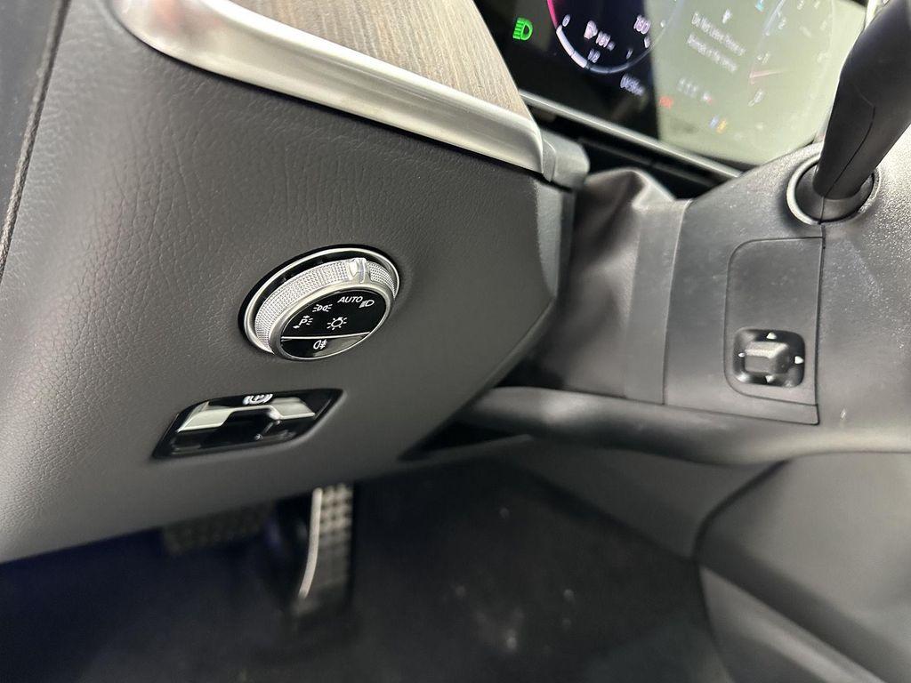 new 2026 Mercedes-Benz GLC 300 car, priced at $61,160