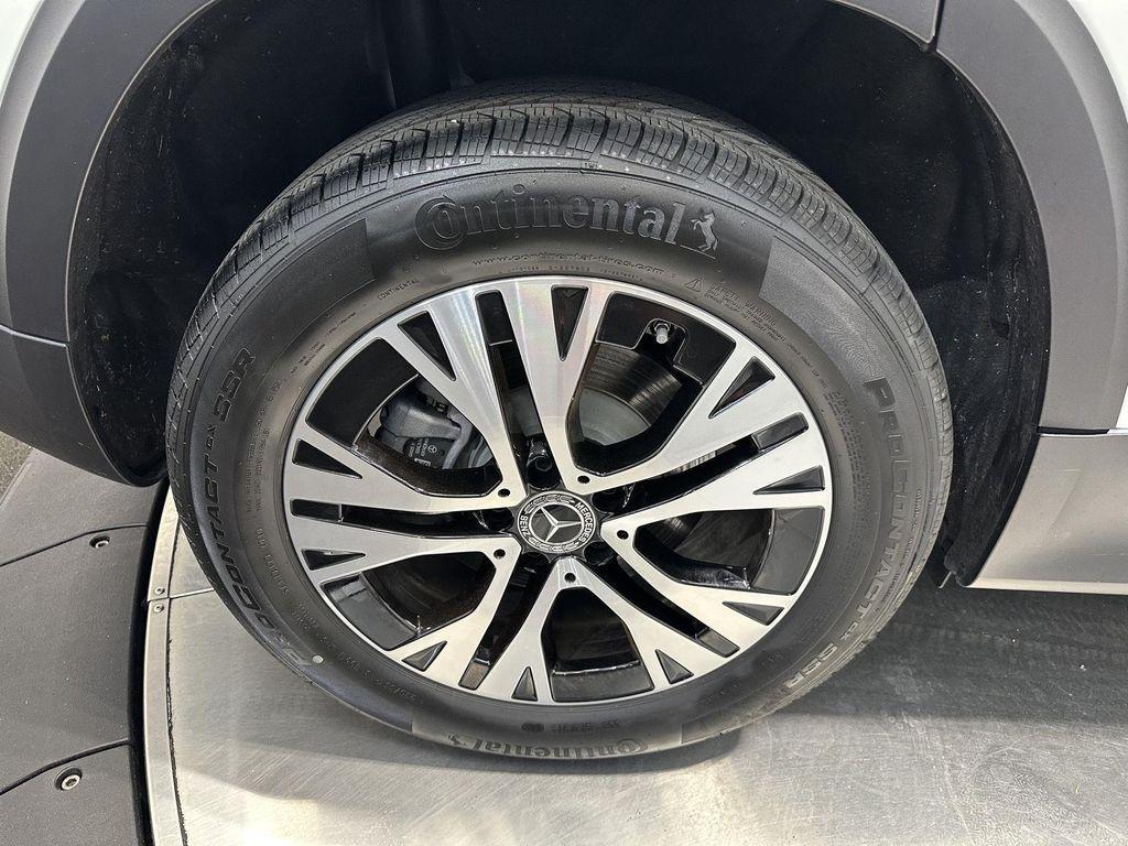 used 2025 Mercedes-Benz GLB 250 car, priced at $43,000