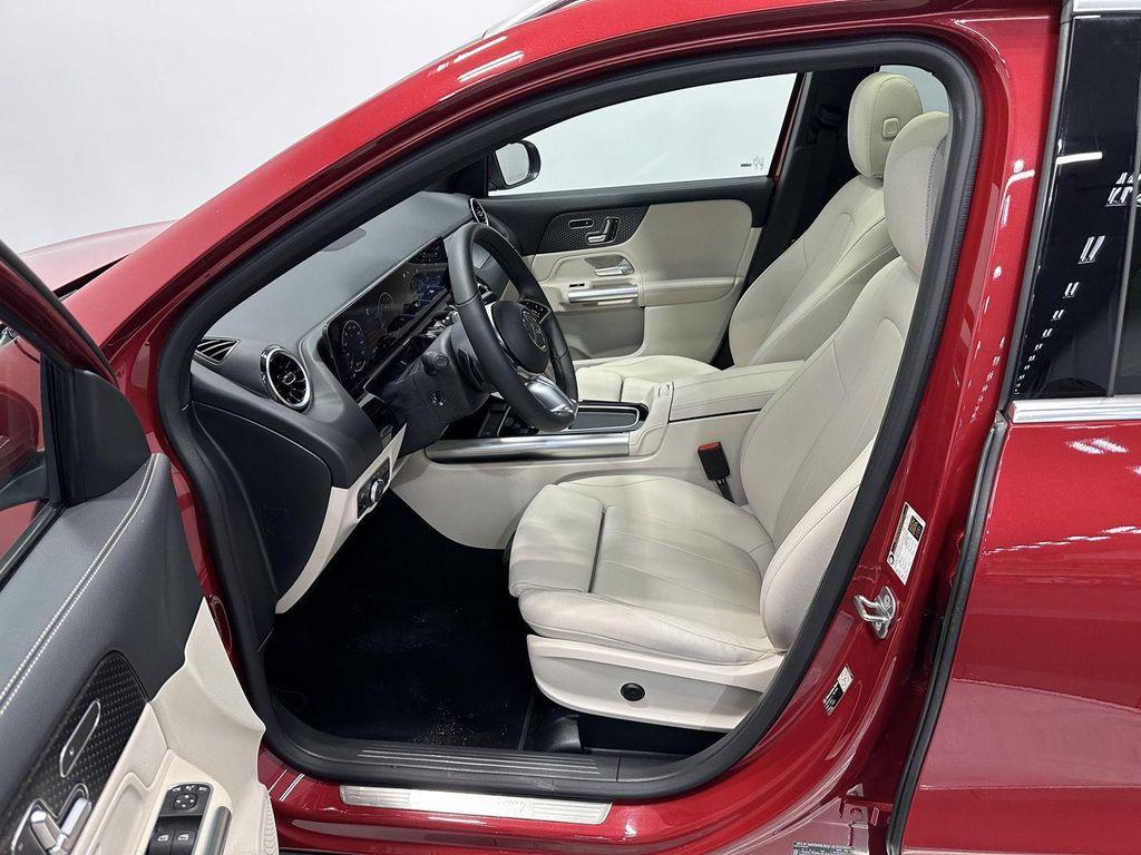 used 2026 Mercedes-Benz GLA 250 car, priced at $42,900