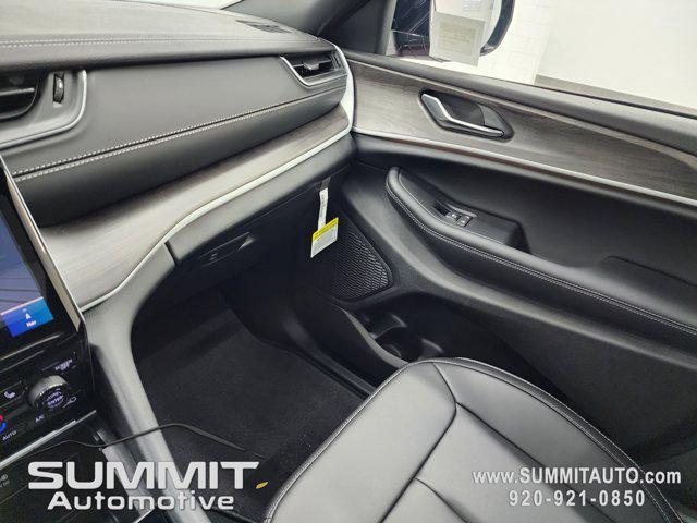 new 2025 Jeep Grand Cherokee car, priced at $47,525