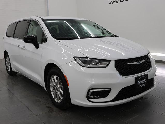used 2024 Chrysler Pacifica car, priced at $27,999