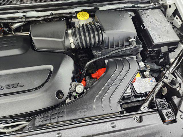 used 2024 Chrysler Pacifica car