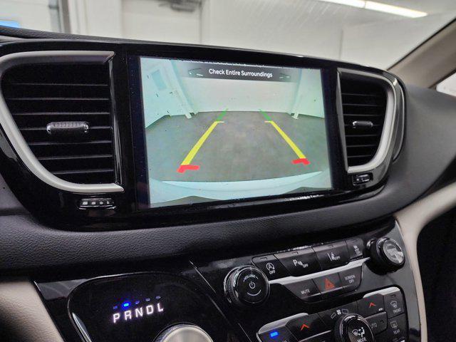 used 2024 Chrysler Pacifica car