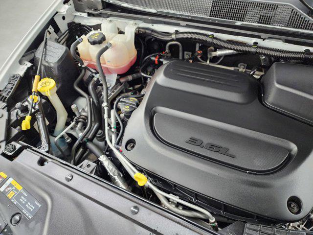 used 2024 Chrysler Pacifica car