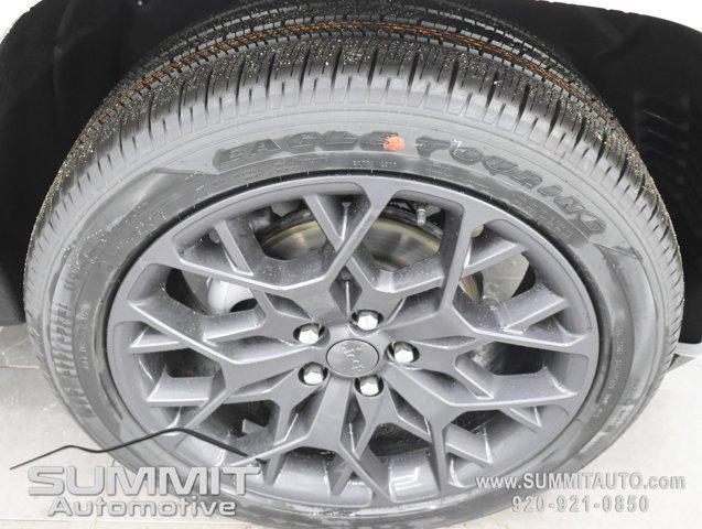 new 2026 Jeep Grand Cherokee car, priced at $65,645